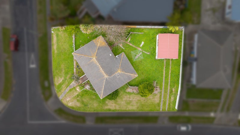 2 Hukatai Street, Elsdon, Porirua - Carousel 12