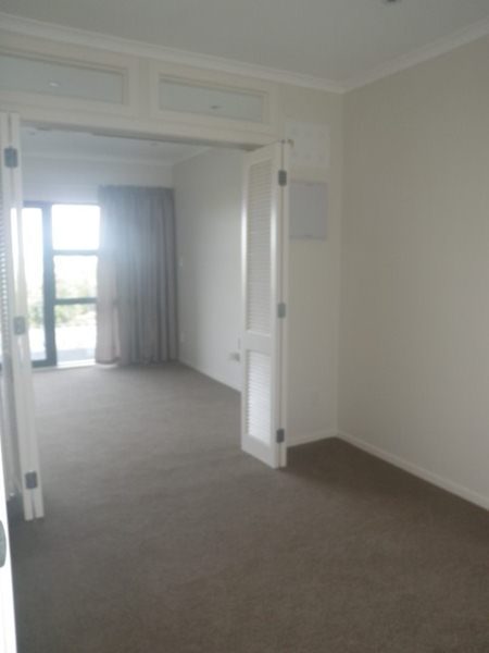 17A Roberta Avenue, Glendowie, Auckland - Carousel 7