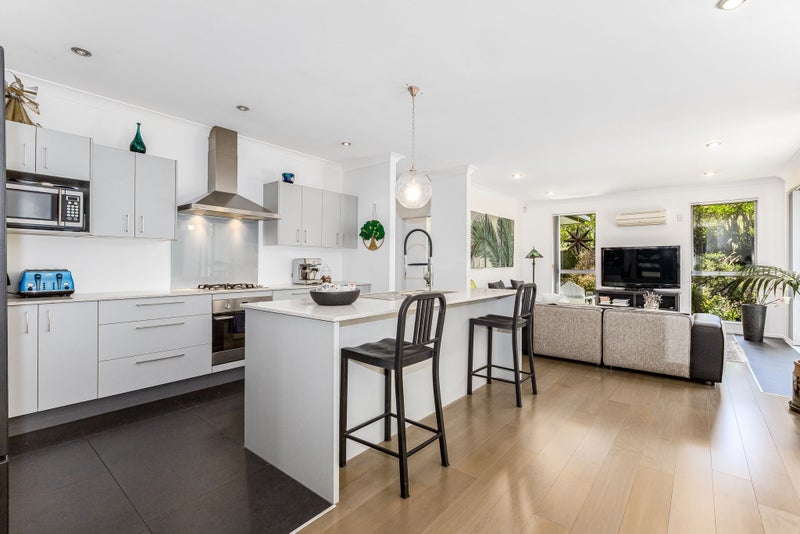 64 Aotea Drive, Aotea, Porirua - Carousel 2