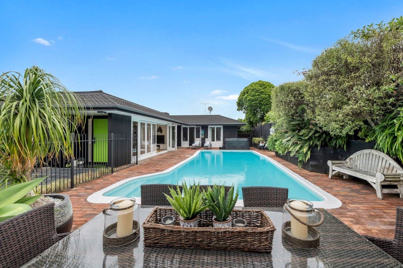 3 Page Point, Mellons Bay, Auckland - Carousel 2