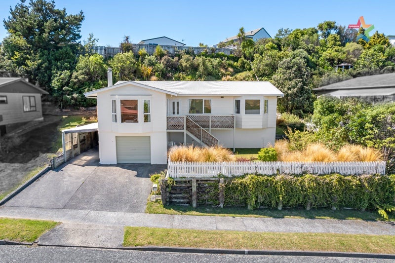 4 Tarras Grove, Kelson, Lower Hutt - Carousel 1