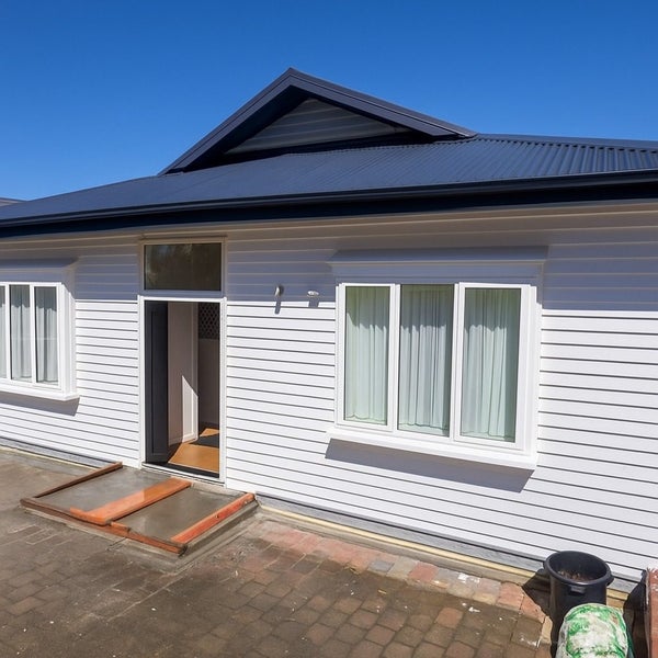 11 Waiteata Road, Kelburn, Wellington - Carousel 1