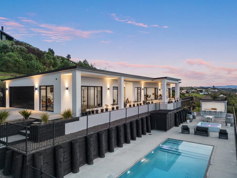 42 Oceana Drive, Welcome Bay, Tauranga - Carousel 2