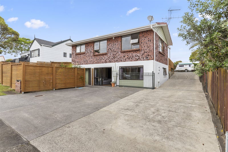 4 Galloway Crescent, Farm Cove, Auckland - Carousel 2