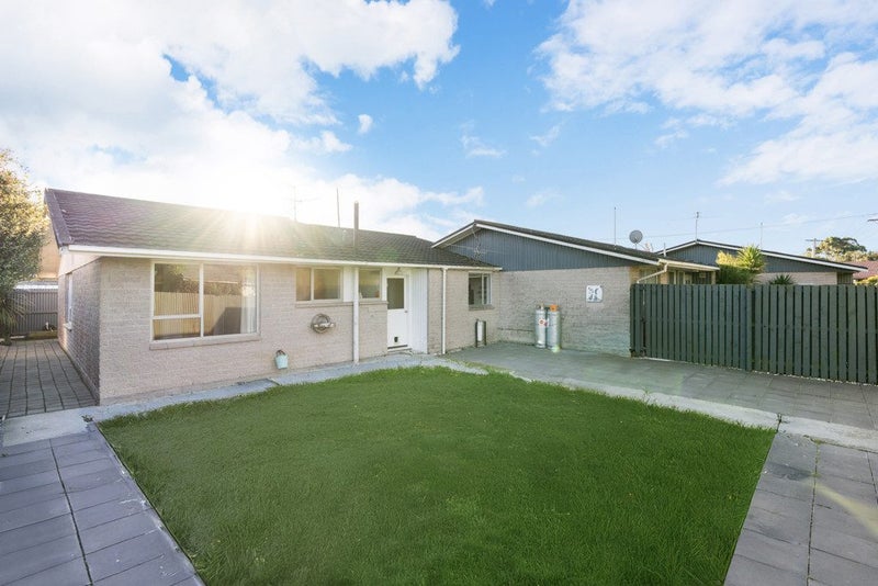 3/11 Tuckers Road, Redwood, Christchurch - Carousel 1