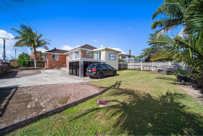 104 Vine Street, Mangere East, Auckland - Carousel 1
