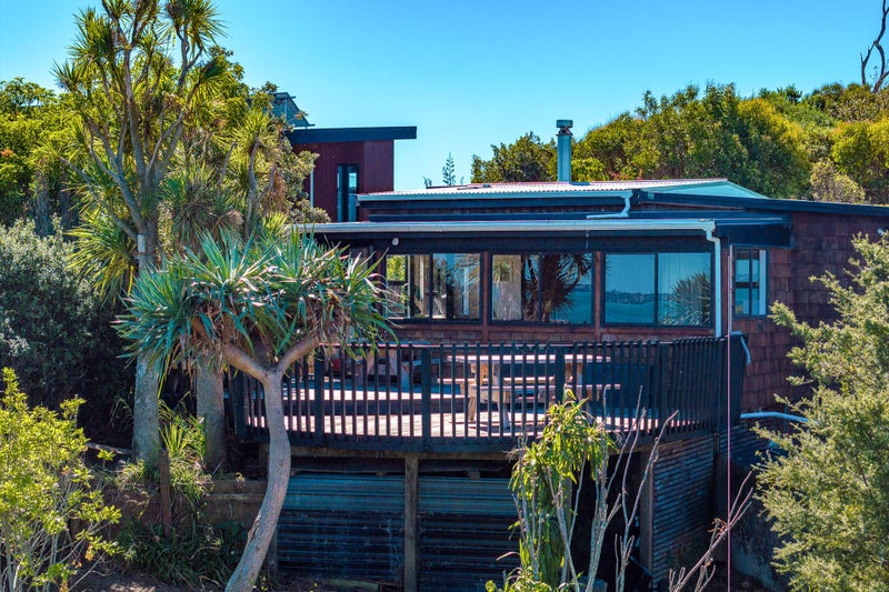 15 Tetley Road, Surfdale, Waiheke Island - Carousel 2