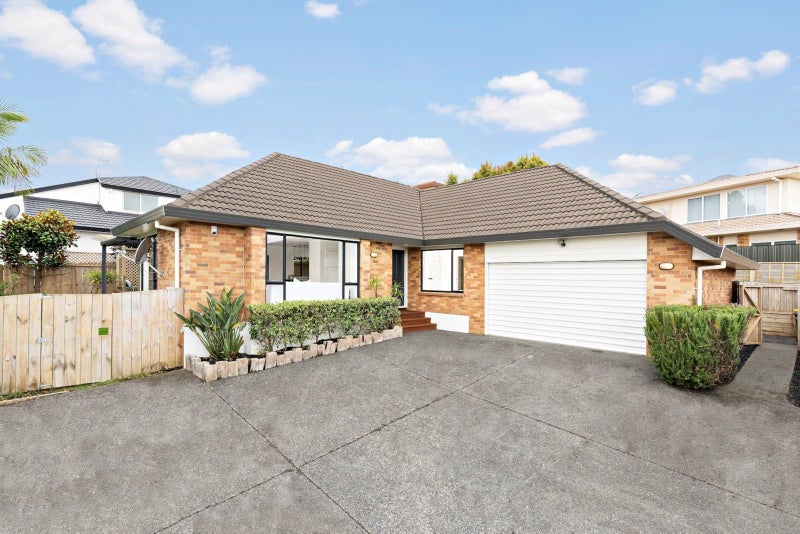 2/15 Sligo Place, Somerville, Manukau - Carousel 1