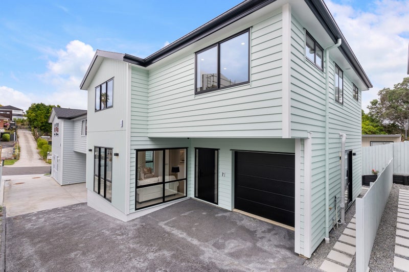 17 Kathleen Street, Totara Vale, Auckland - Carousel 1
