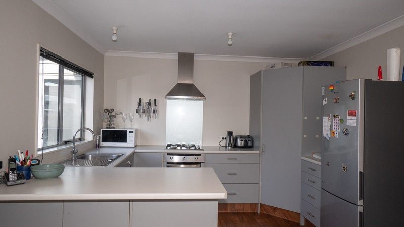 8A Cedar Grove, Highbury, Palmerston North - Carousel 2