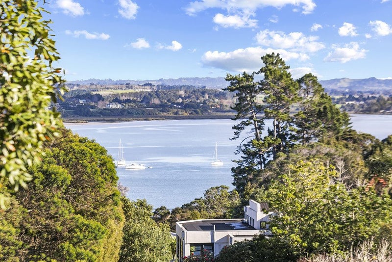 3 Austin Road, Greenhithe, Auckland - Carousel 2