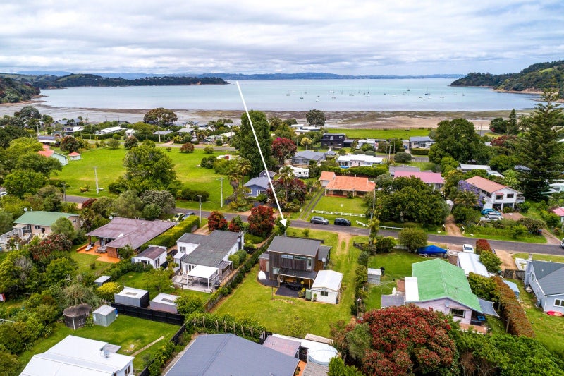 22 Nikau Road, Waiheke Island , Waiheke Island - Carousel 1