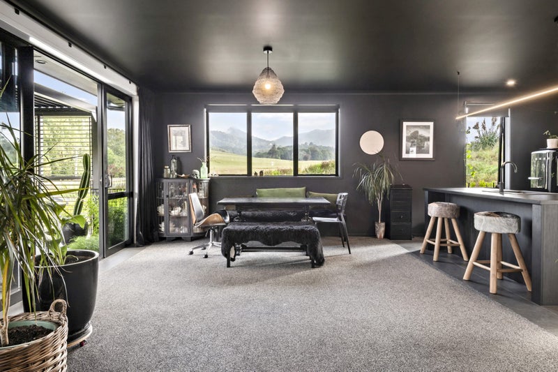 10 Tari Road, Pukeatua, Pukeatua - Carousel 2