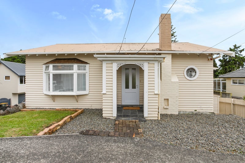 36 Selwyn Road, Cockle Bay, Auckland - Carousel 1