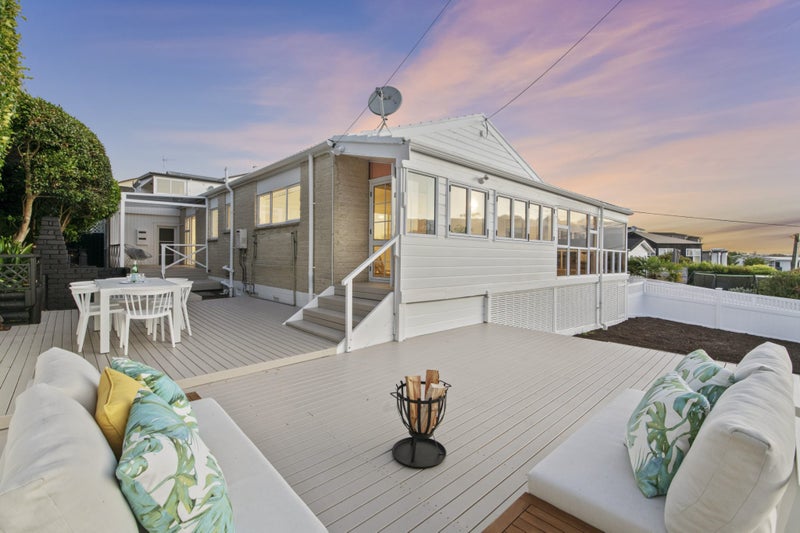 2/23 Heathcote Road, Castor Bay, Auckland - Carousel 2