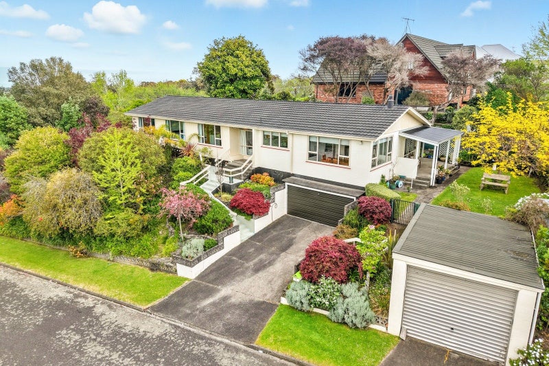 1 Kawau Place, Otamatea, Whanganui - Carousel 1