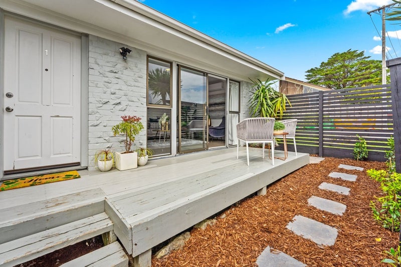 1/307A Wairau Road, Totara Vale, Auckland - Carousel 2