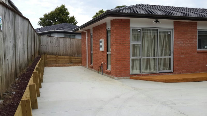 8 Ervine Place, Bucklands Beach, Auckland - Carousel 2