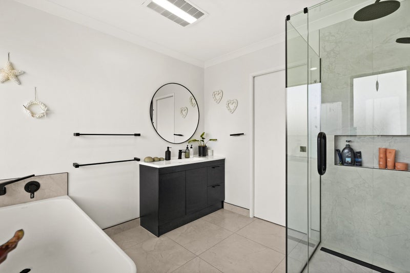 8 Bucksburn Place, Greenmeadows, Napier - Carousel 2