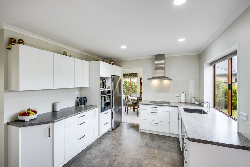 49 Kensington Drive, Taradale, Napier - Carousel 2
