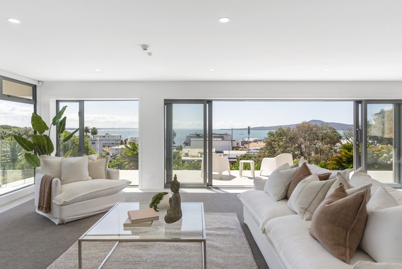 4/6 Keys Terrace, St Heliers, Auckland - Carousel 1