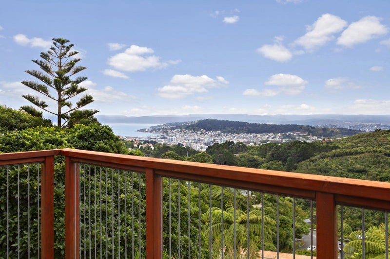 31 Highbury Crescent, Highbury, Wellington - Carousel 2