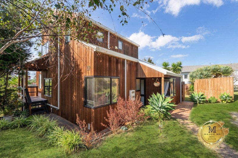 1/11 Cambric Place, Botany Downs, Auckland - Carousel 1