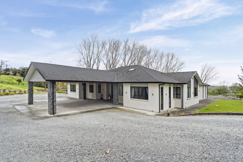 12 Judge Richardson Drive, Papakura - Carousel 2