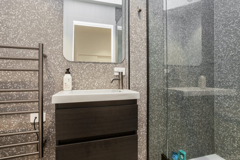 1/8 Vinegar Lane, Grey Lynn, Auckland - Carousel 13