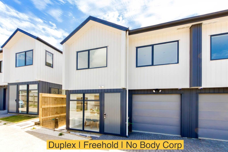 19C Granville Drive, Massey, Auckland - Carousel 1