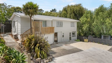 101A Kemp Road, Massey, Auckland - Carousel 1