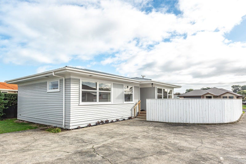 8C Chester Road, Springvale, Whanganui - Carousel 1