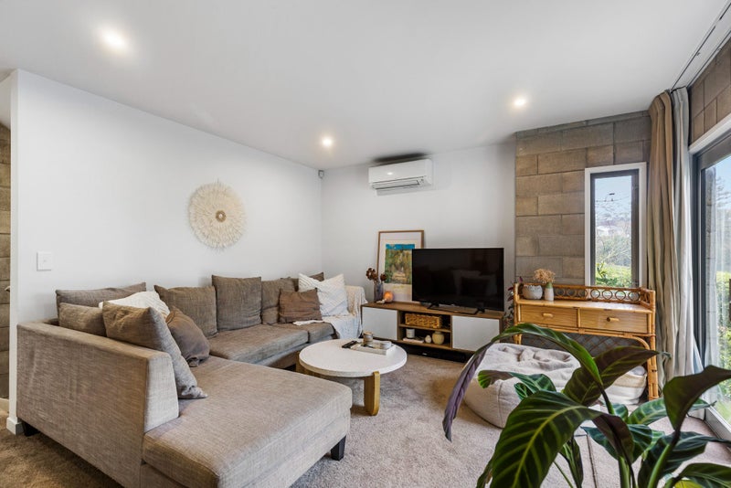 35A Ripon Crescent, Meadowbank, Auckland - Carousel 2