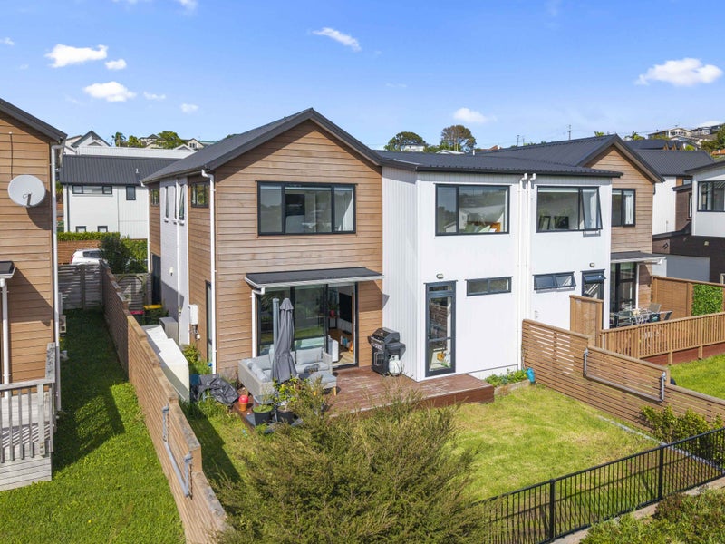 10 Seafarer Crescent, Stanmore Bay, Whangaparaoa - Carousel 1