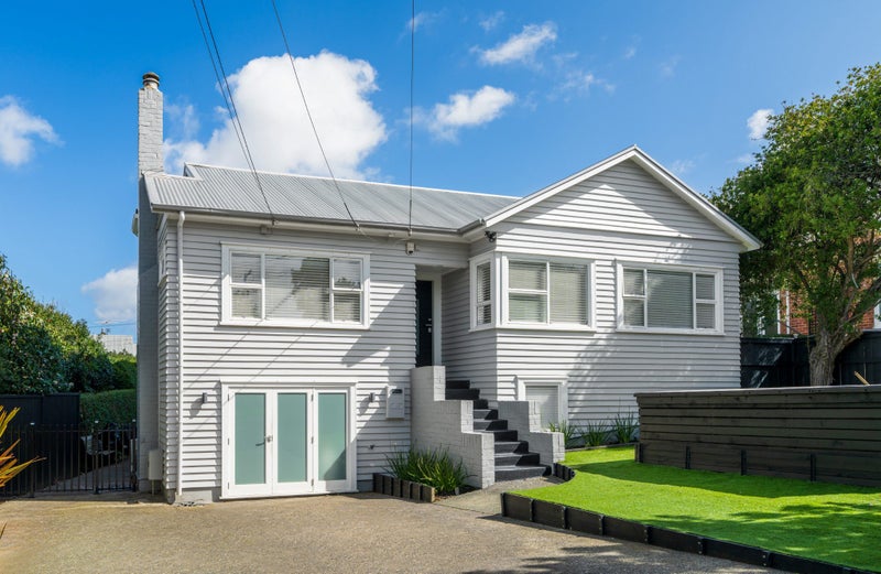 2 Mountfield Terrace, Mount Albert, Auckland - Carousel 1