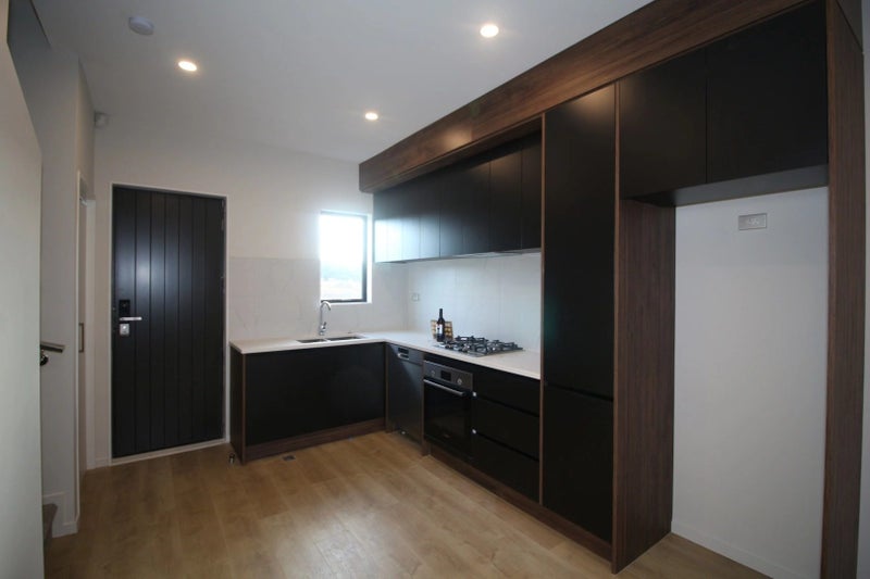 18 Picturesque Drive, Flat Bush, Auckland - Carousel 2
