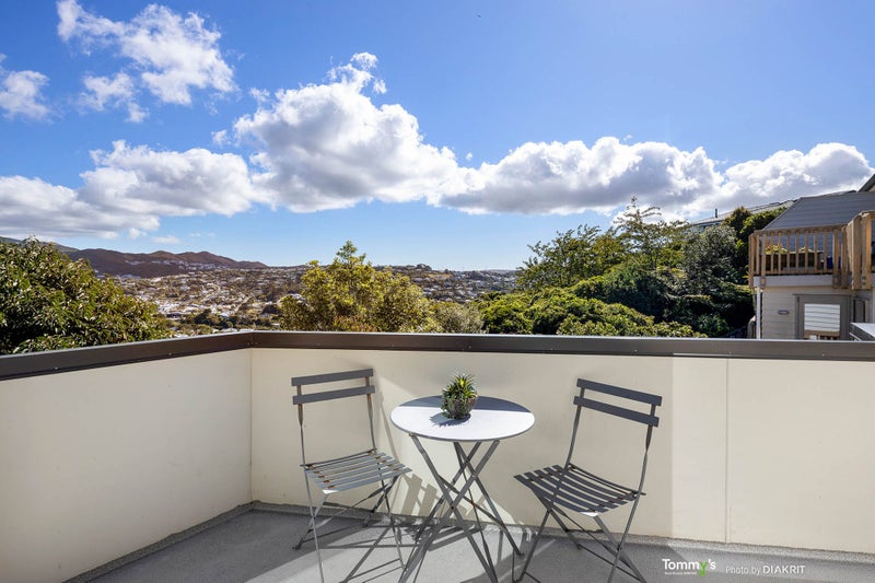 80C Stewart Drive, Newlands, Wellington - Carousel 2