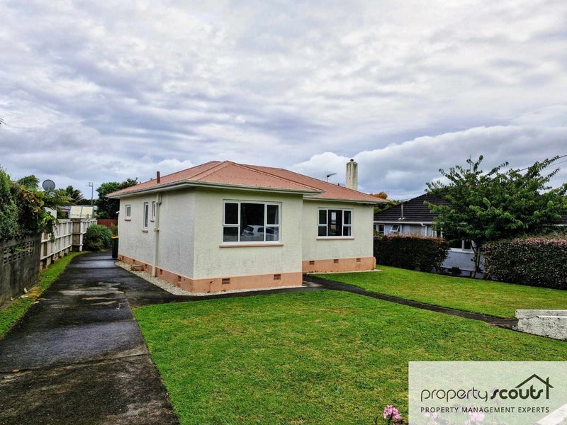 7 Tarahua Road, Vogeltown, New Plymouth - Carousel 1
