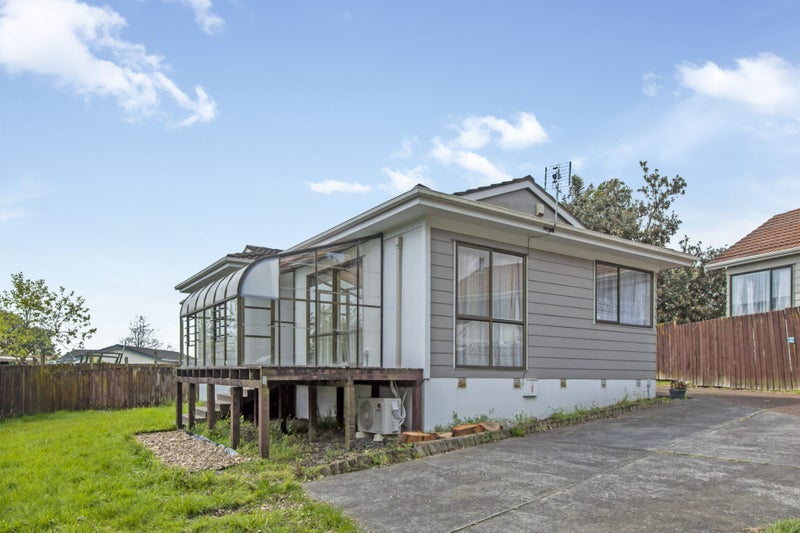 47 Hollyford Drive, Clover Park, Auckland - Carousel 2