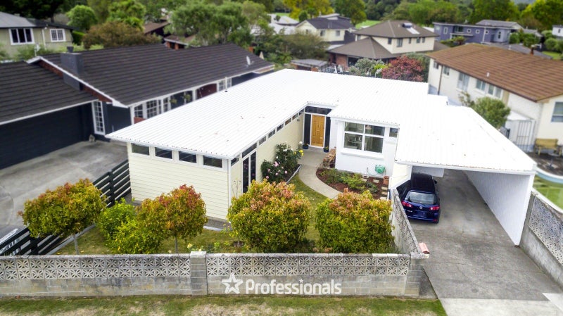 9 Brentwood Street, Trentham, Upper Hutt - Carousel 1