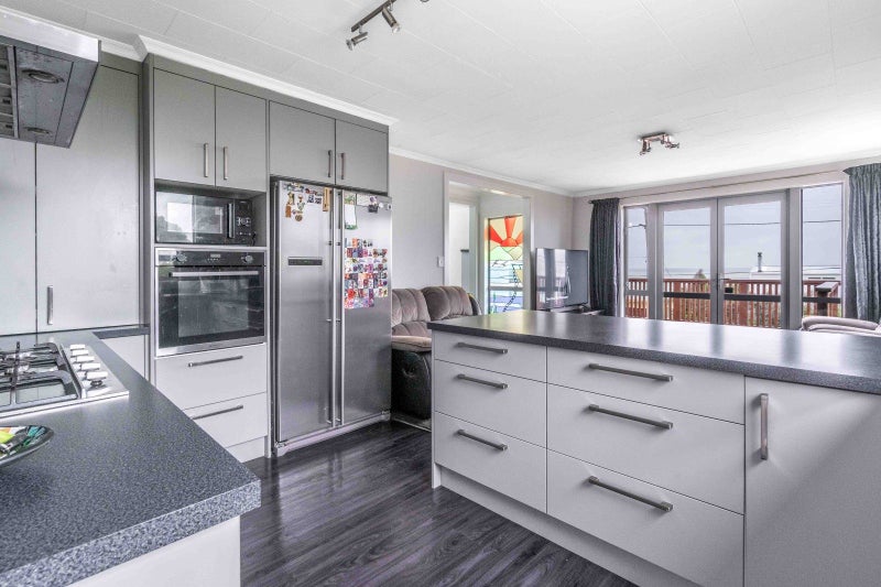 6 Pilcher Avenue, Bluff - Carousel 2
