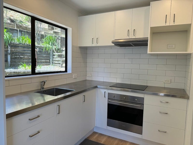 2/25 INVERCARGILL DR, Kelson, Lower Hutt - Carousel 2