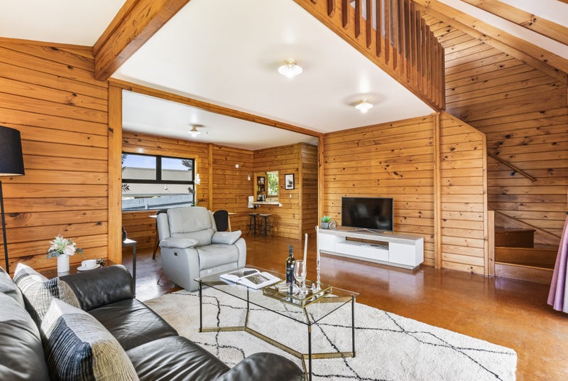 17A Bonnie Brae Road, Meadowbank, Auckland - Carousel 1