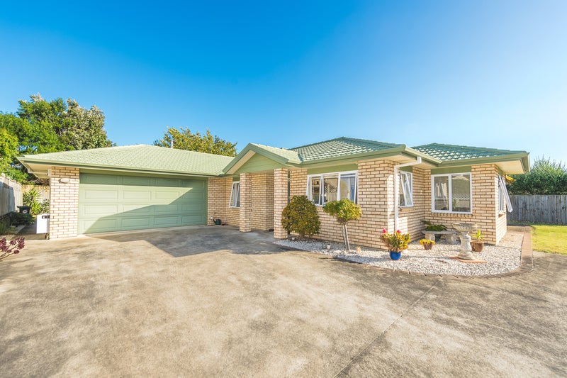12 Charles Close, Springvale, Whanganui - Carousel 1