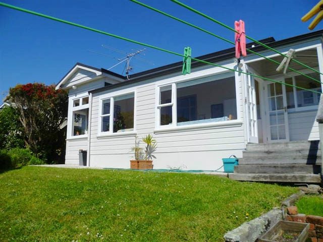 29 Karepa Street, Brooklyn, Wellington - Carousel 1