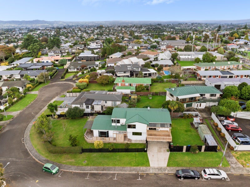 9 Claremont Terrace, Otumoetai, Tauranga - Carousel 2