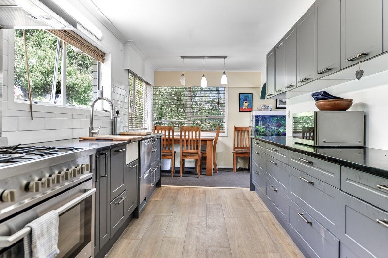 3 Dillon Place, Hamilton East, Hamilton - Carousel 1