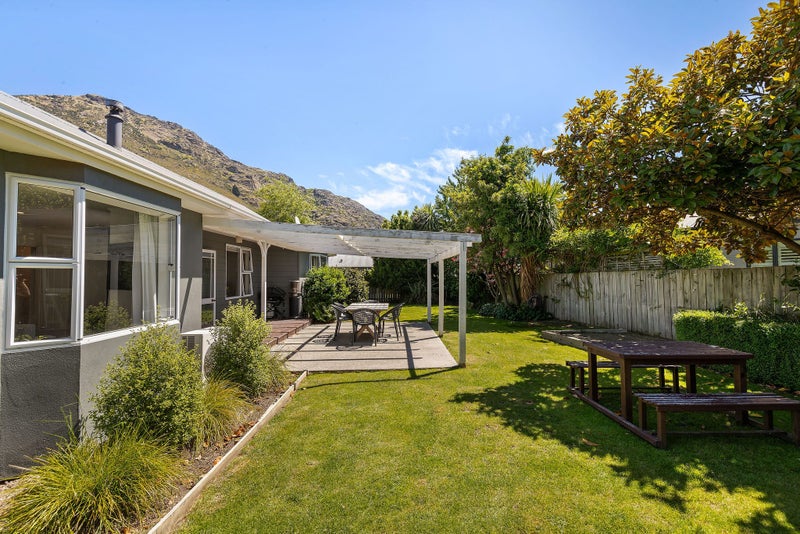 6 Chestnut Circle, Frankton, Queenstown - Carousel 1