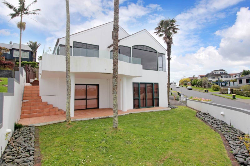 10 Whitcombe Road, Bucklands Beach, Auckland - Carousel 2