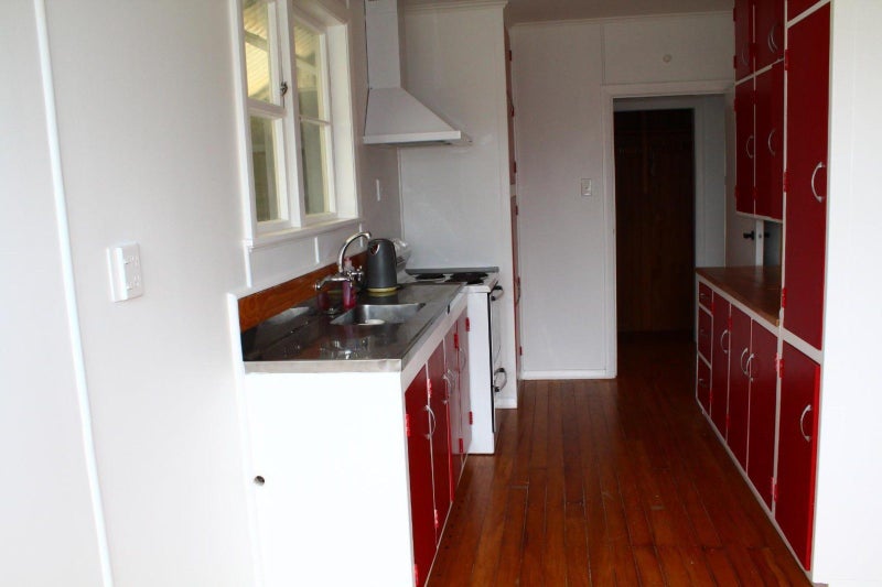 5 Owen Street, Gonville, Whanganui - Carousel 2